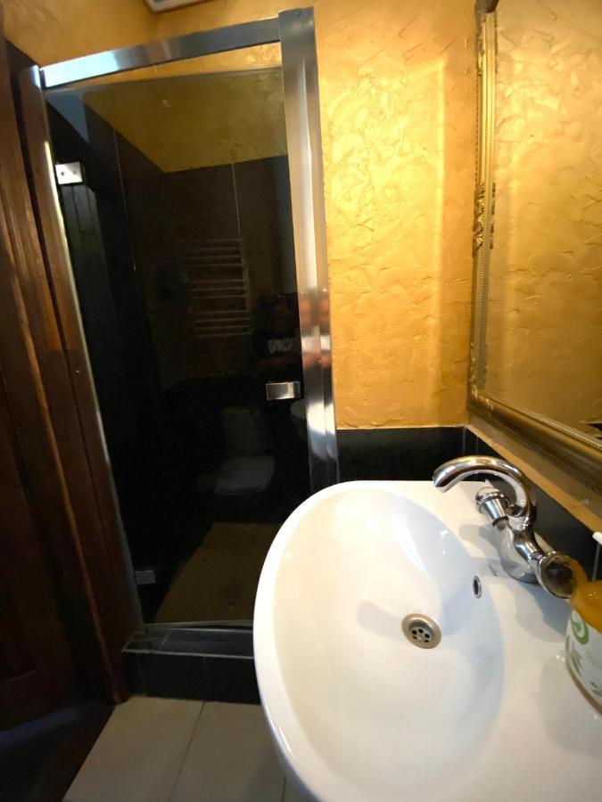 Апартаменти На Вул. Лесі Українки 19/4 Lviv Dış mekan fotoğraf